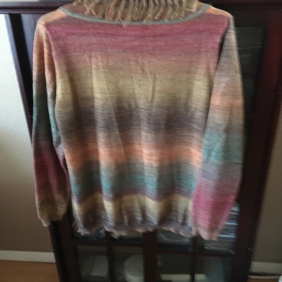 Seventh Avenue Fringed collar Sweater. - Picture 3 of 4